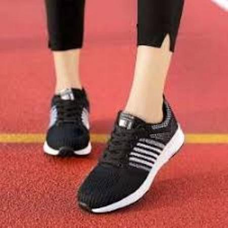 عرضه مستقیم کفش ورزشی زنانه